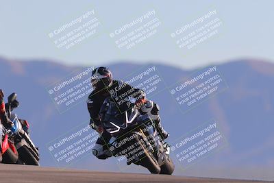 media/Nov-06-2023-Moto Forza (Mon) [[ce023d0744]]/3-Intermediate Group/Session 5 (Turn 9)/